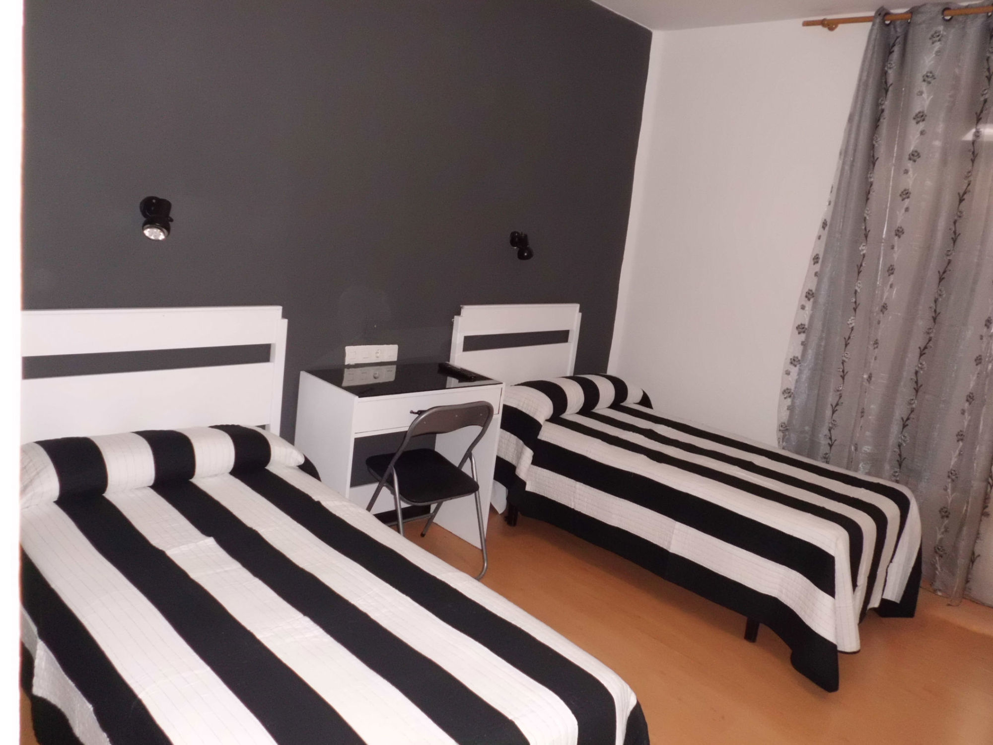 Hostal Lima Valladolid Esterno foto