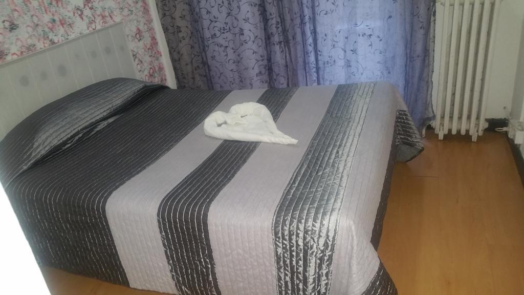 Hostal Lima Valladolid Esterno foto