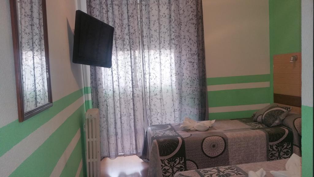 Hostal Lima Valladolid Esterno foto