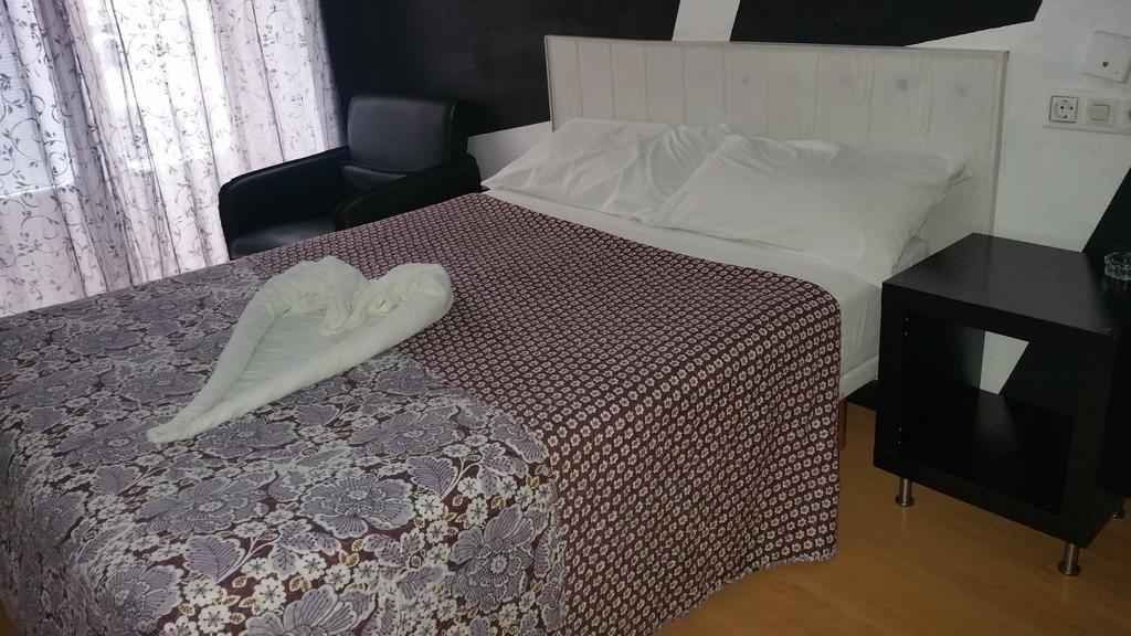 Hostal Lima Valladolid Esterno foto