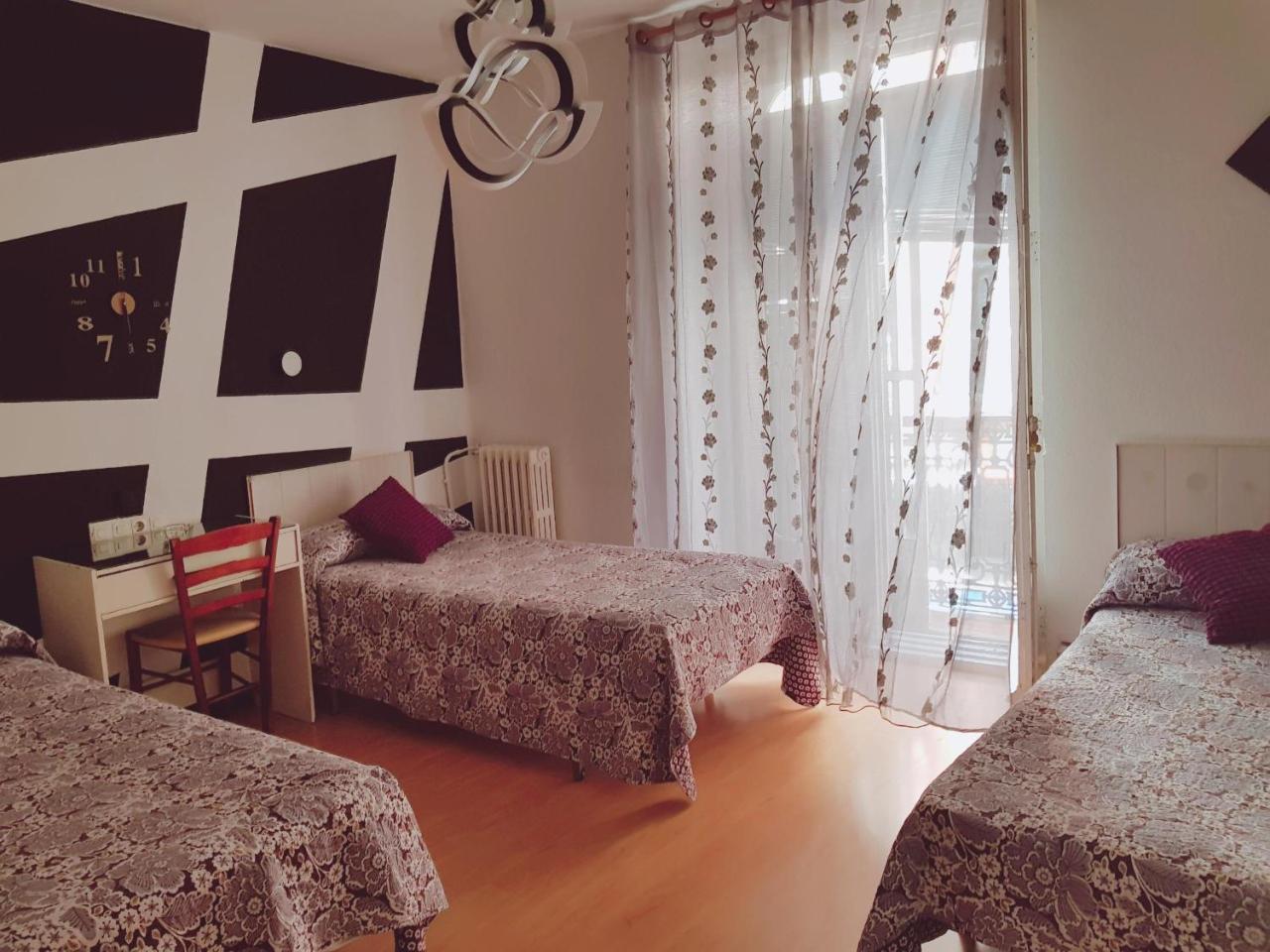 Hostal Lima Valladolid Esterno foto